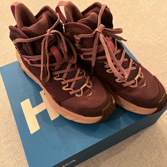 Hoka hiking boots - Picture 2 of 4